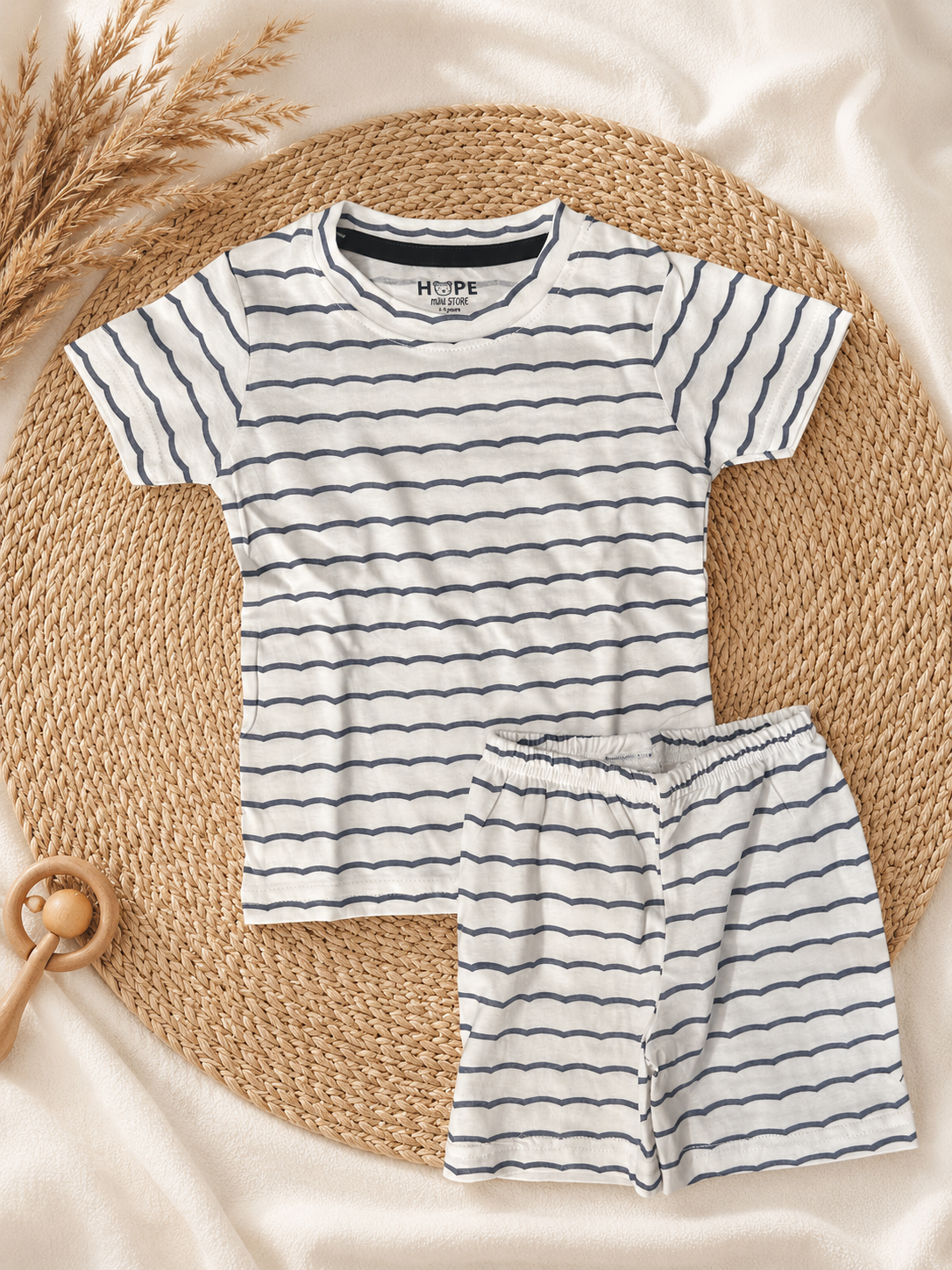 Curvey Stripes Shorts Sets (1 Years  to 5 Years)