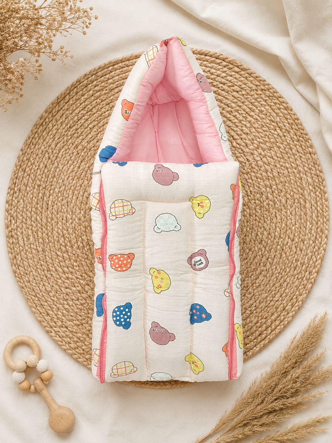 Colorful Doodle 2 in 1 Muslin Carry Nest