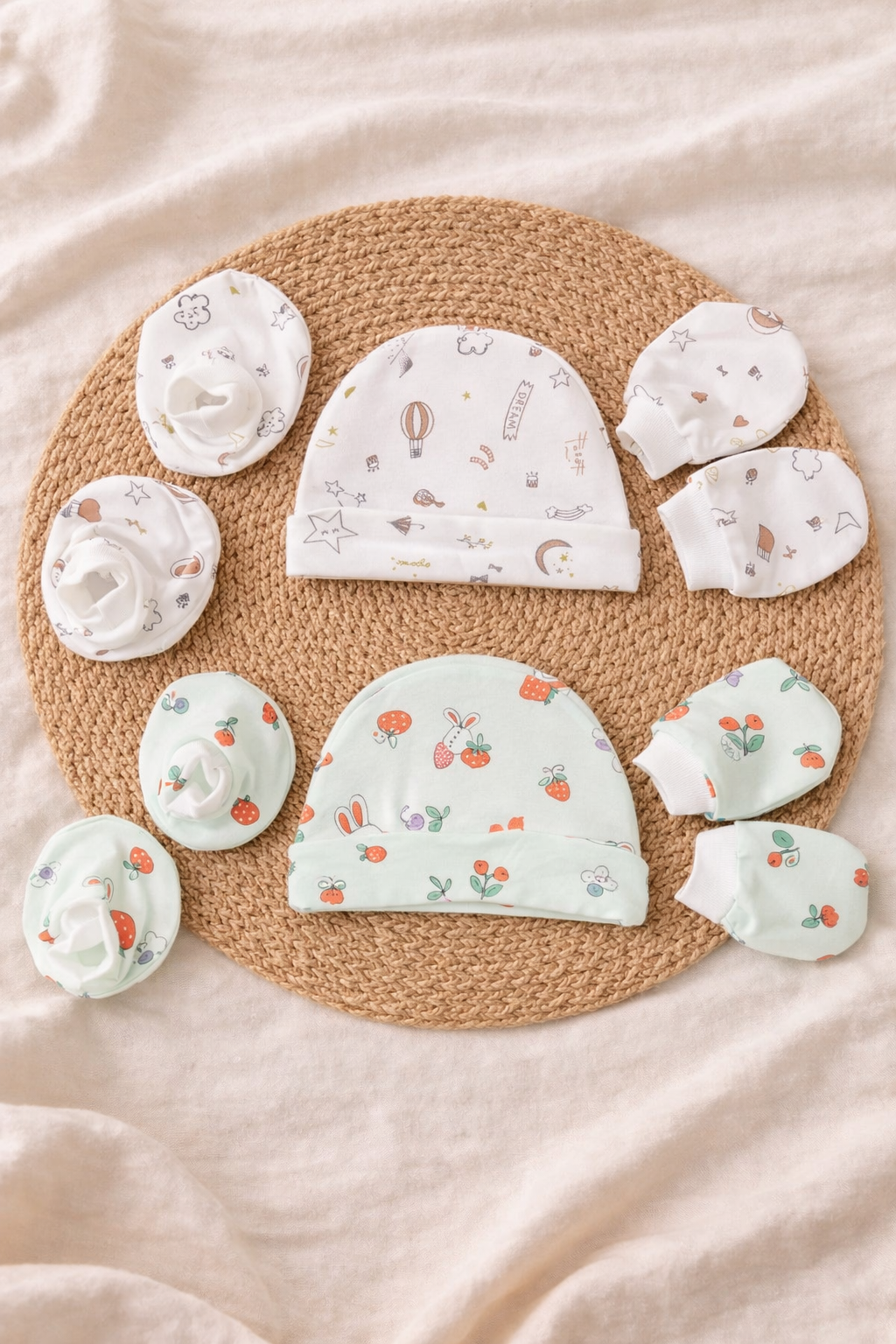 Cap,Mittens & Booties (Pack of 2) | Random