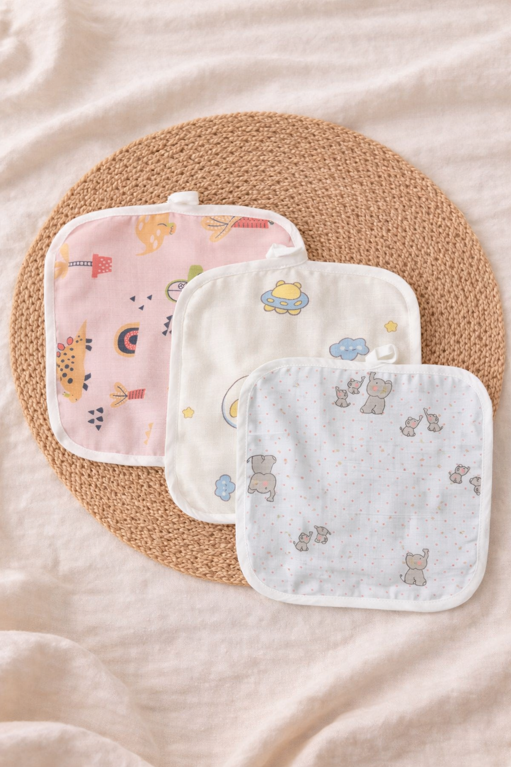 Baby Muslin Wash Cloth with Hook – 35×35 cm (Pack of 3)
